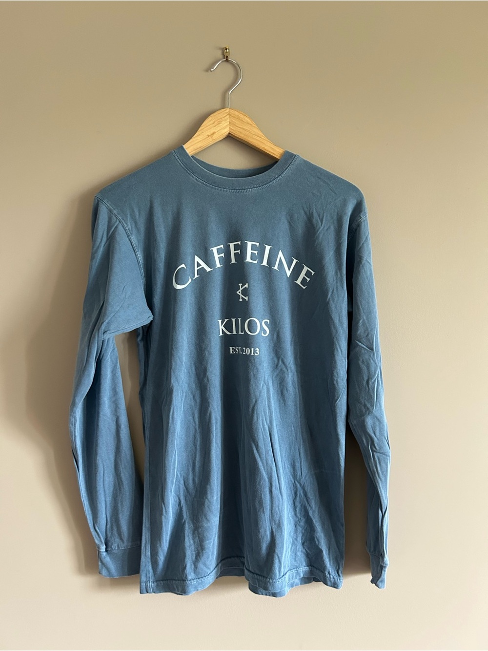 Caffeine and  kilos Men's Long Sleeve Tee — Slate Blue